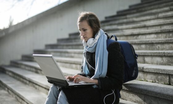 yeniden ofise donenler icin laptop canta onerileri teknosa